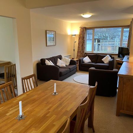 Comfortable 3 Bedroom Home In 애비모어 외부 사진