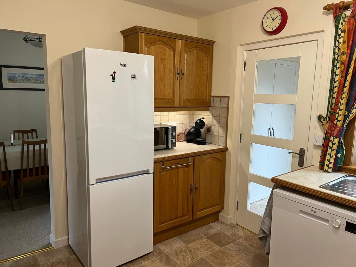Comfortable 3 Bedroom Home In 애비모어 외부 사진